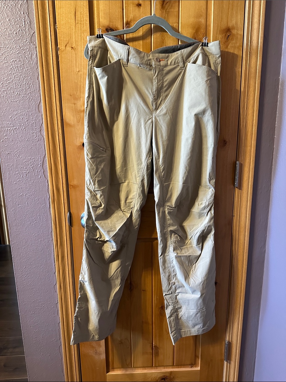 Orvis Women’s Quick Dry Pants in Light Khaki
